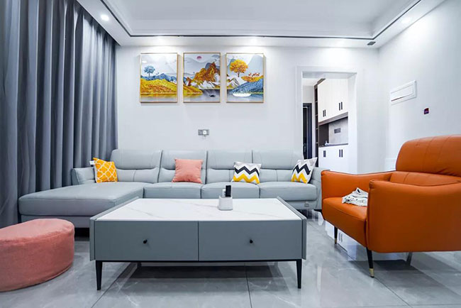 105㎡三居室，用冷暖色調碰撞出年輕人有趣的簡約生活。